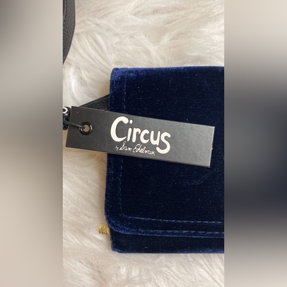 Circus By Sam Edelman Candace Wallet On A String Velvet Blue Poseidon - Picture 4 of 7